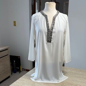 Zara, Comfortable, airy Tunic White Blouse w/silver beading. Great Condition.